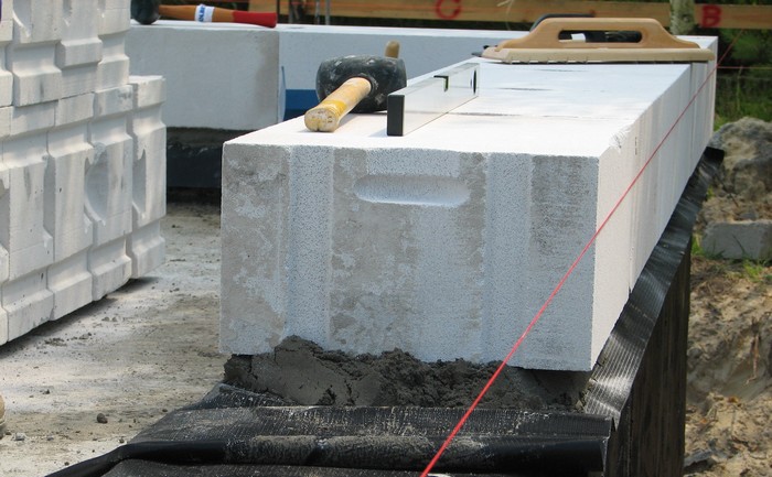 kurnik z betonu komórkowego