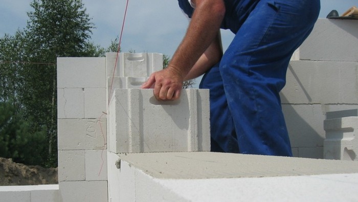 beton komórkowy - murowanie na cienką spoinę 